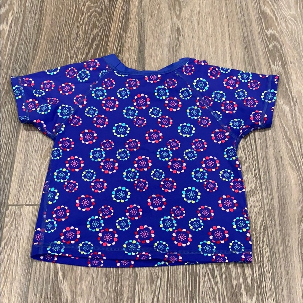 NWOT Tea Collection Rashguard - Picture 3 of 3